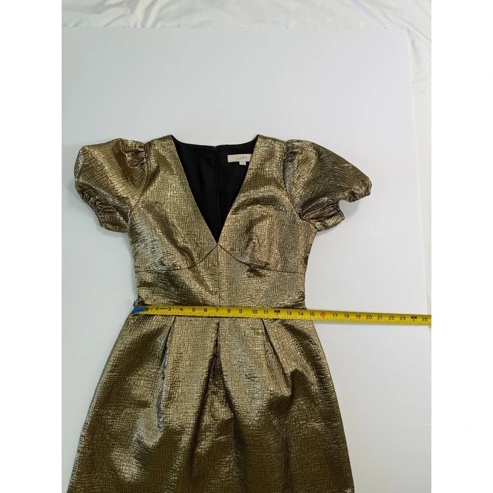 LOFT Metallic Jacquard V-Neck Puff Sleeve Mini Flare Dress Women's Size 2 Gold‎